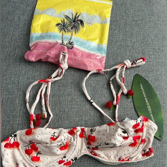 Farm Rio Pitanga Cherry Bikini Top Size M - Picture 7 of 11